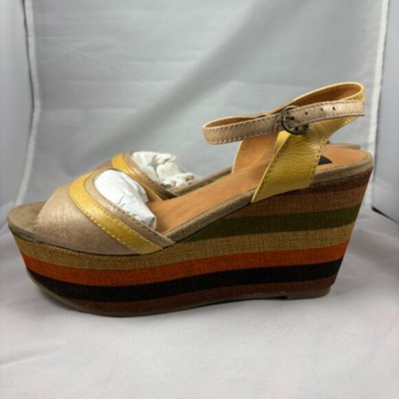 CL BY LAUNDRY Size 7 Multicolor Striped Wedge Platform Retro Heels - Picture 2 of 8